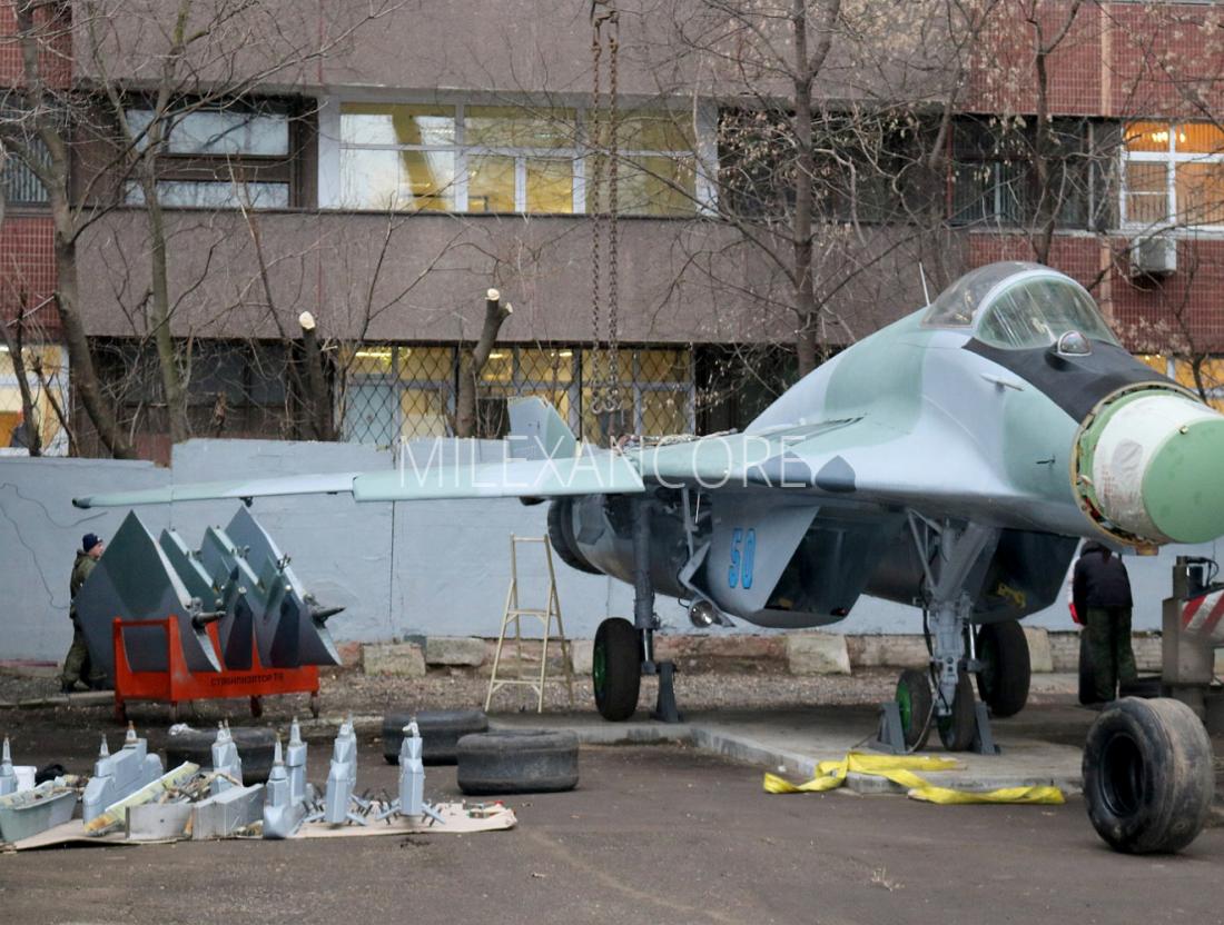 Na UKRAJINSKOM závode rozkradli stíhacie lietadlo MiG-29